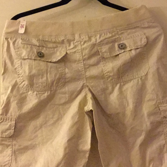 NWT Justice khaki cargo Capri (Girl) 16.5 - Picture 7 of 8